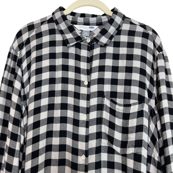 Old Navy Womens The Classic Shirt XXL Black Gray Plaid Long Sleeve Button Up - Picture 2 of 5